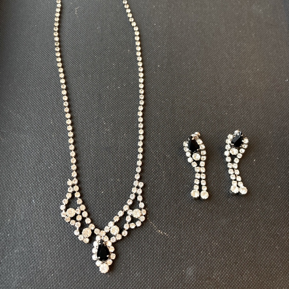 Earring and Necklace set